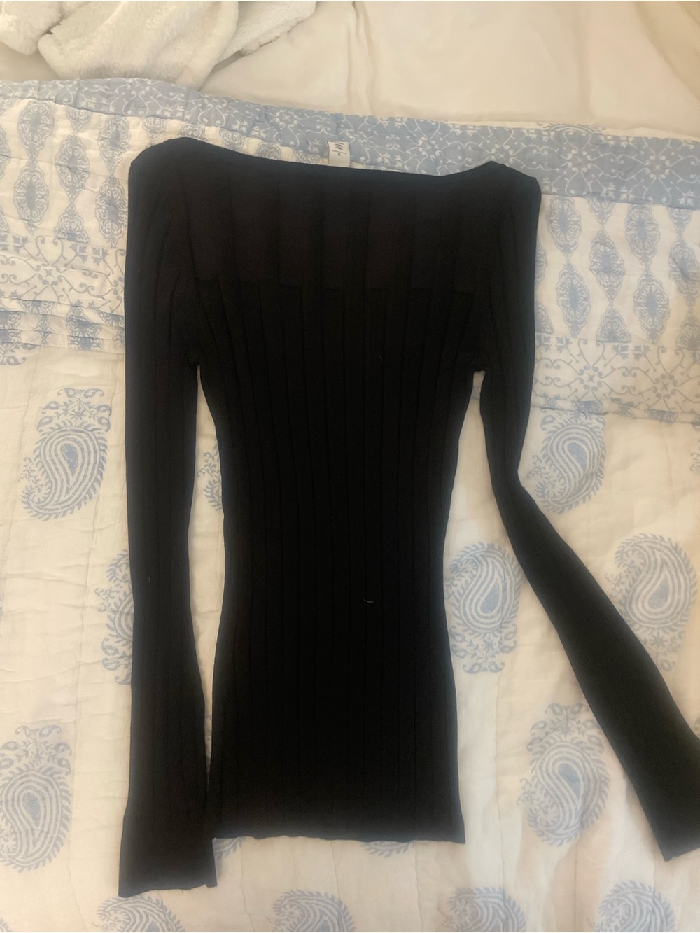 NWT White House Black Market Black Ribbed Boatneck Top - Picture 4 of 4